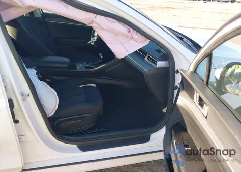 2022 Kia K5 Lxs z USA, uszkodzony, nr VIN 5XXG14J27NG116112